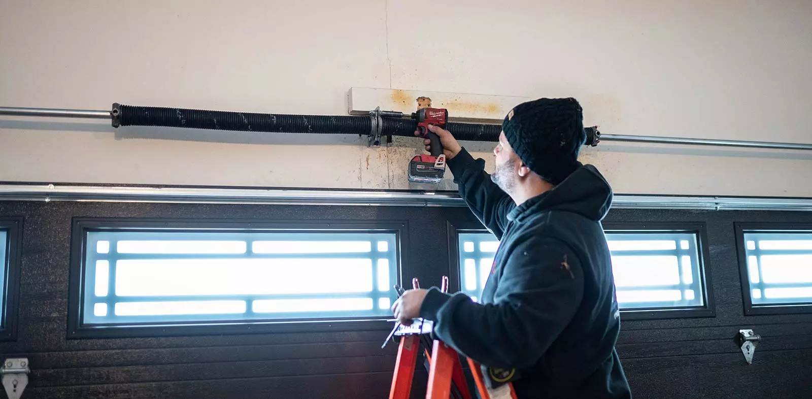 What to Ask Before Hiring Garage Door Repair Services